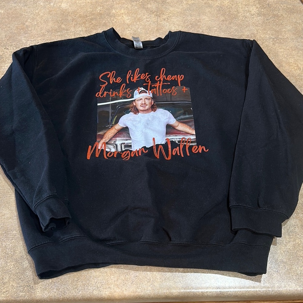 Gildan Black Crewneck Sweatshirt with Graphic Design size large